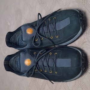 Navy blue(ish) black Timberland Leather Hiking sneakers size 5 1/2m (5.5 M).